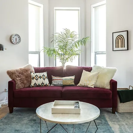 Beautifully Remodeled Second Floor Flat In River North - 2n Chicago