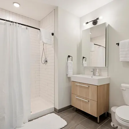 Experience Downtown At Millennium - Luxury In The Loop *