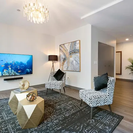 Experience Downtown At Millennium - Luxury In The Loop Apartment Chicago
