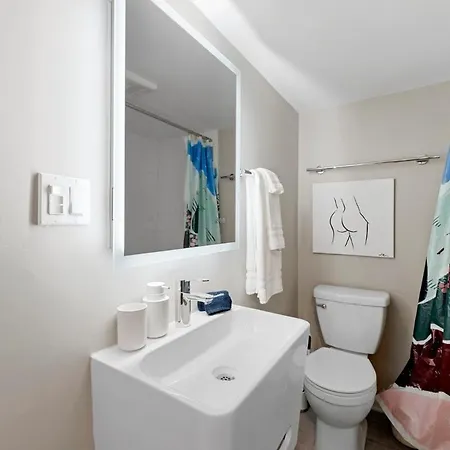 New 2br W 3 Beds And Highspeed Internet Chicago