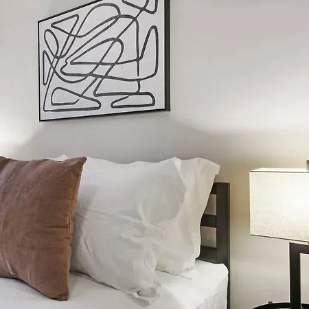 Apartment Comfortable Minimalist - Dorchester 203 *