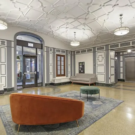 Sleek & Spacious 3br - Hyde Park 1004 Chicago