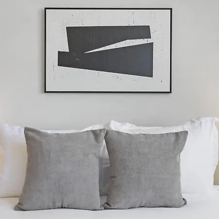 Sleek & Spacious 3br - Hyde Park 1004 Apartment