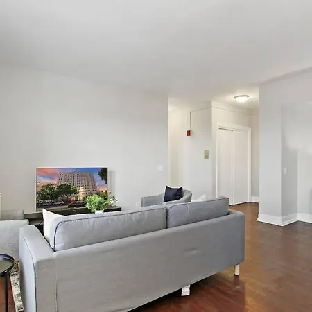 Sleek & Spacious 3br - Hyde Park 1004 Apartment *