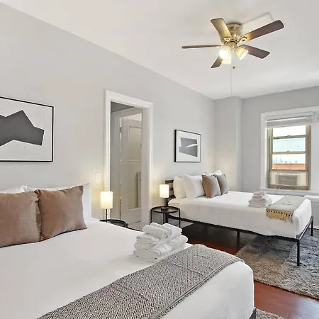 Sleek & Spacious 3br - Hyde Park 1004