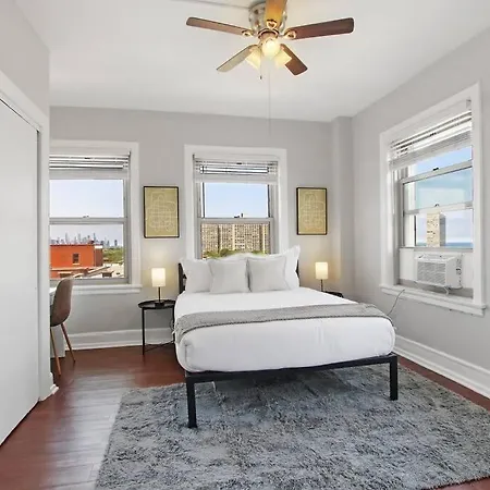 Sleek & Spacious 3br - Hyde Park 1004 Chicago