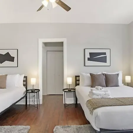 Sleek & Spacious 3br - Hyde Park 1004 * Chicago