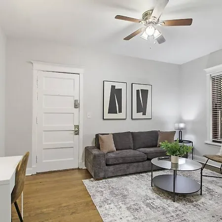 Charm 1-bedroom Oasis - Woodlawn 1e Apartment