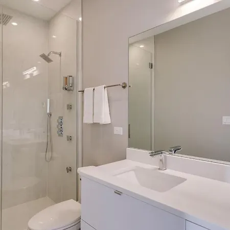 Breathtaking Chi Unit In River North With Rooftop Deck - Penthouse A - Sleeps 11 * Chicago