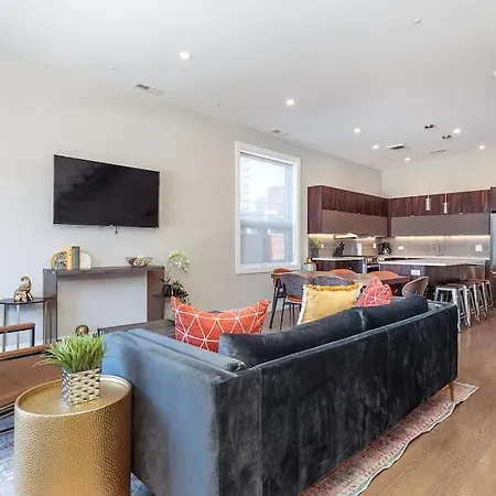 Breathtaking Chi Unit In River North With Rooftop Deck - Penthouse A - Sleeps 11