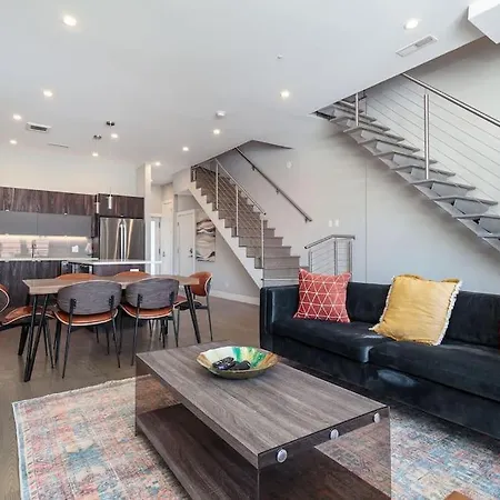 Breathtaking Chi Unit In River North With Rooftop Deck - Penthouse A - Sleeps 11 Chicago