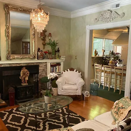 The Toscana Bed & Breakfast 2*