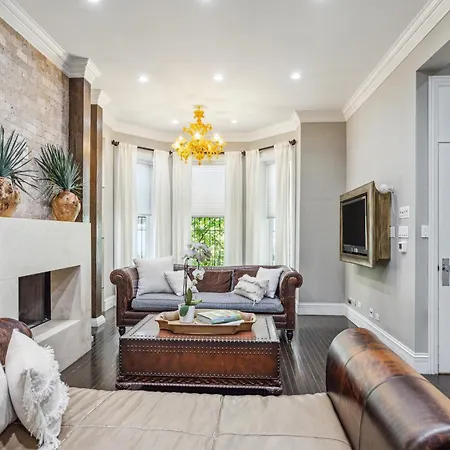 Gold Coast Next To Oak Street Apartment