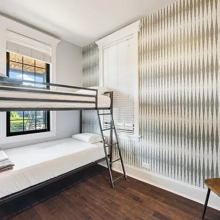 Apartment Wrigleyville Chicago