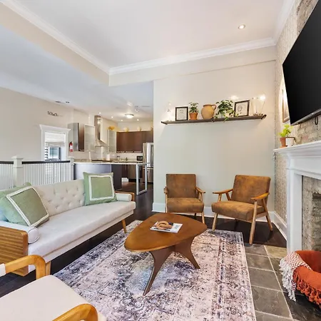 Wrigleyville Apartment