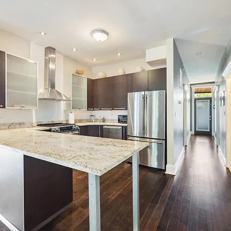 Apartment Wrigleyville *