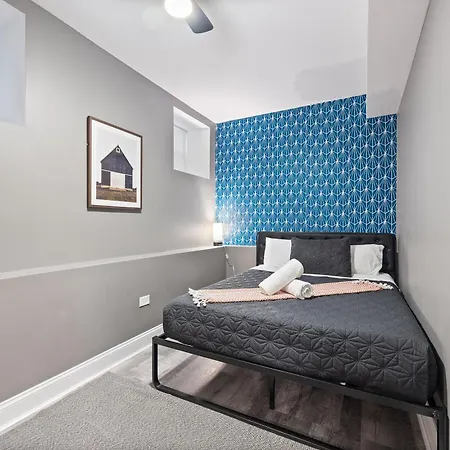 Apartment Wrigleyville Chicago