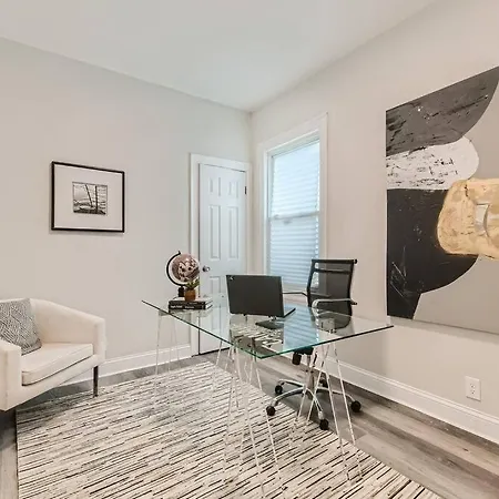 Urban House 4 Bedroom Multiple Baths