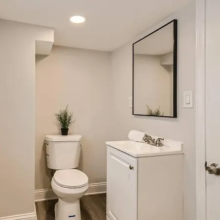 Urban House 4 Bedroom Multiple Baths Hotel