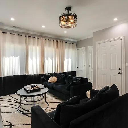 Apartment 5 Mi To Dtwn Newly Built