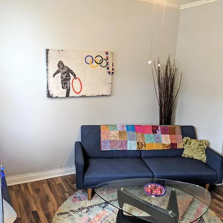 Pet Friendly! Colorful And Cozy - A Great Place To Call While Visiting The Windy City Apts * Chicago