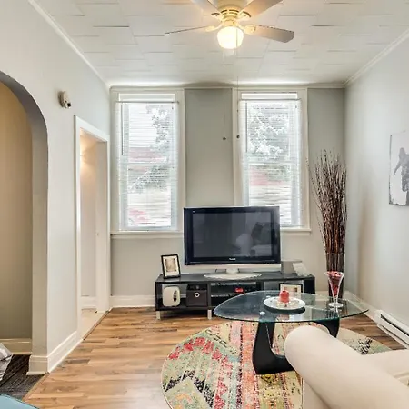 Pet Friendly! Colorful And Cozy - A Great Place To Call While Visiting The Windy City Apts Apartment