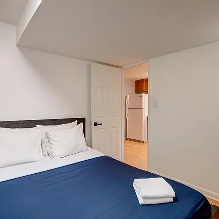 Pet Friendly! Perfect For The Digital Nomad Or Business Traveler Apts Chicago