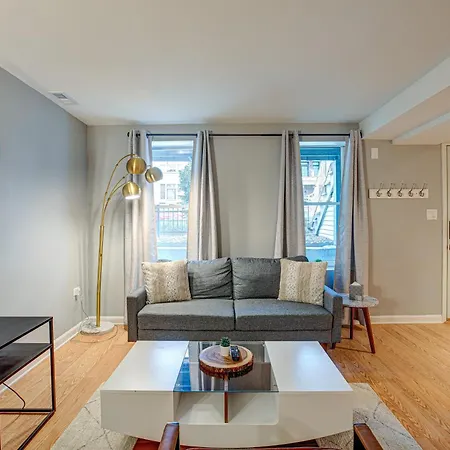Apartment Pet Friendly! Perfect For The Digital Nomad Or Business Traveler Apts