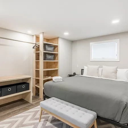 Apartment Adults Only - Walk To The United Center! Modern Touches Surround - Check Out The Open Staircase! Apts