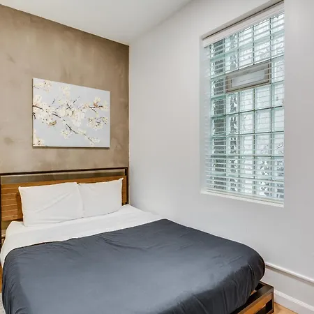 Apartment Welcome To West Town! 2 Bedrooms And Pet Friendly Apts