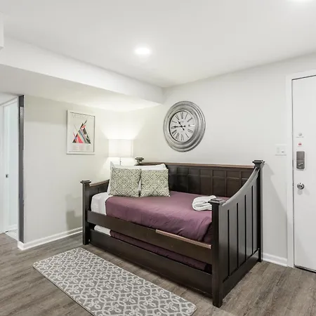 Apartment Adults Only - Walk To The United Center! Modern Touches Surround - Check Out The Open Staircase! Apts *