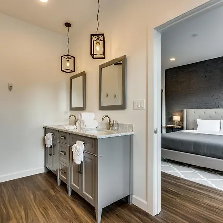 Pet Friendly And For 7! Large Common Areas To Converse And Connect Apts Apartment