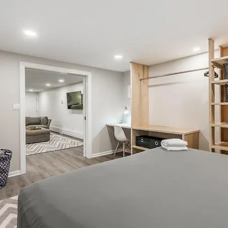 Apartment Adults Only - Walk To The United Center! Modern Touches Surround - Check Out The Open Staircase! Apts *