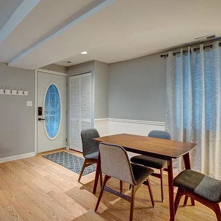Pet Friendly! Perfect For The Digital Nomad Or Business Traveler Apts * Chicago