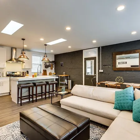 Apartment Pet Friendly And For 7! Large Common Areas To Converse And Connect Apts