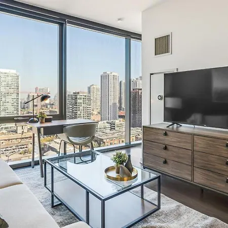 Landing - Modern With Amazing Amenities Apartment
