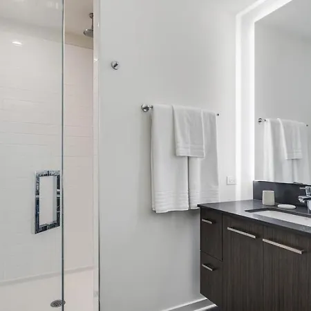 Apartment Landing - Modern With Amazing Amenities *