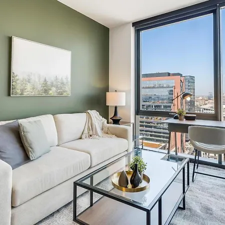 Apartment Landing - Modern With Amazing Amenities Chicago