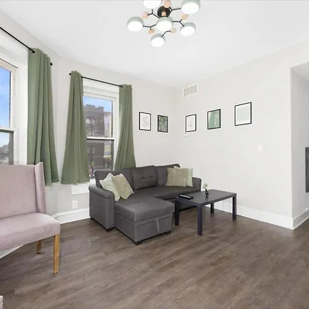 Tropical - 3 Bedrooms Apartment *