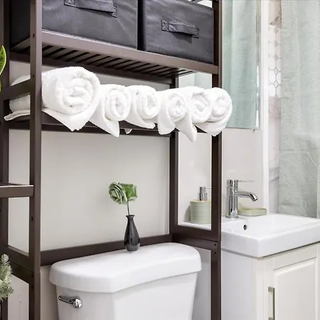Tropical - 3 Bedrooms * Chicago