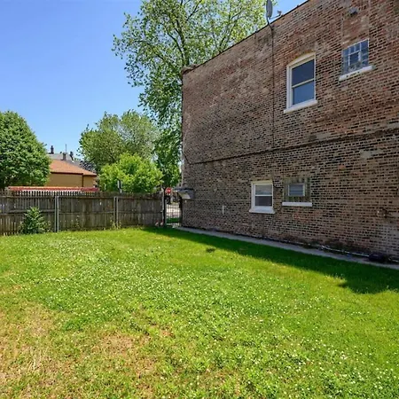 Large 3 Bedroom 12 Minutes To Downtown - Games Apartment
