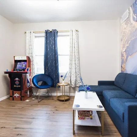 Large 3 Bedroom 12 Minutes To Downtown - Games * Chicago
