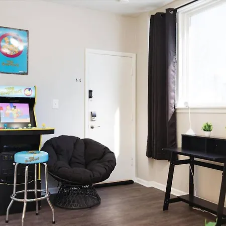 Cute 2 Bedrooms - 12 Min From Downtown Chicagi Apartment