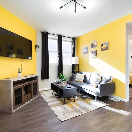 Cute 2 Bedrooms - 12 Min From Downtown Chicagi Apartment *