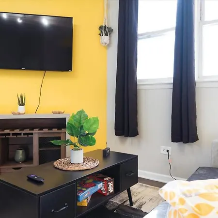 Cute 2 Bedrooms - 12 Min From Downtown Chicagi *