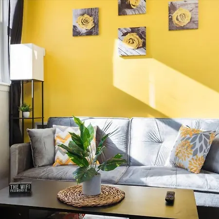Cute 2 Bedrooms - 12 Min From Downtown Chicagi Chicago