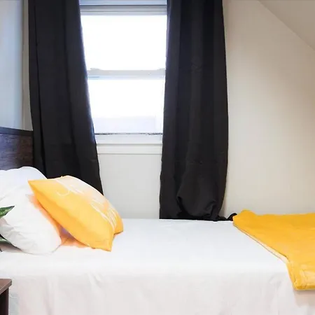 Cute 2 Bedrooms - 12 Min From Downtown Chicagi Apartment