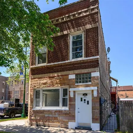 Cute 2 Bedrooms - 12 Min From Downtown Chicagi Chicago
