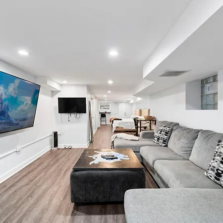 Apartment Lavish Garden Near Hyde Park