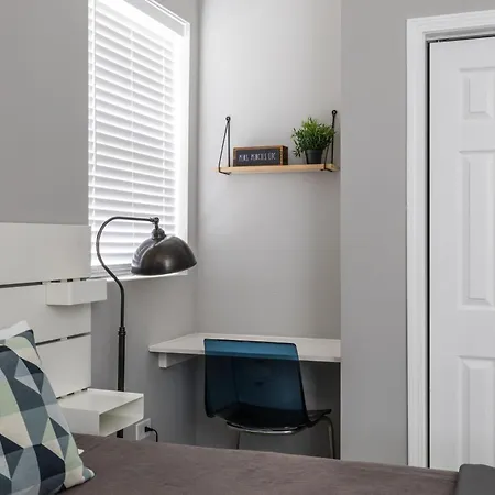 Homestay Kenwood Apartments, Downtown Hyde Park *